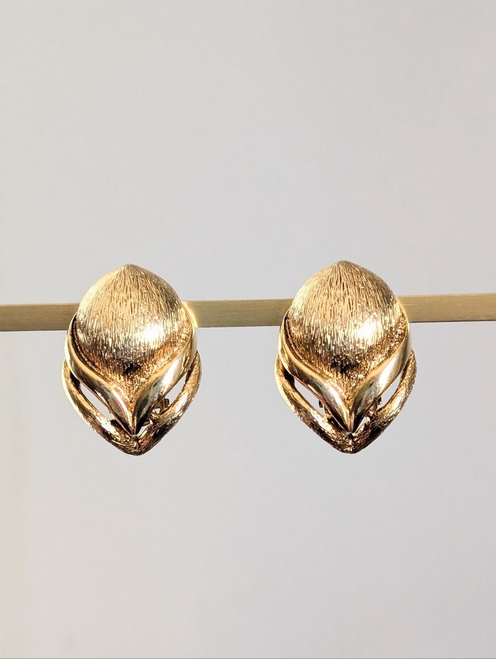 Oscar de la Renta Clip Earrings